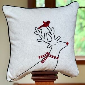 ❤️ CRATE&BARREL HOLIDAY PILLOW